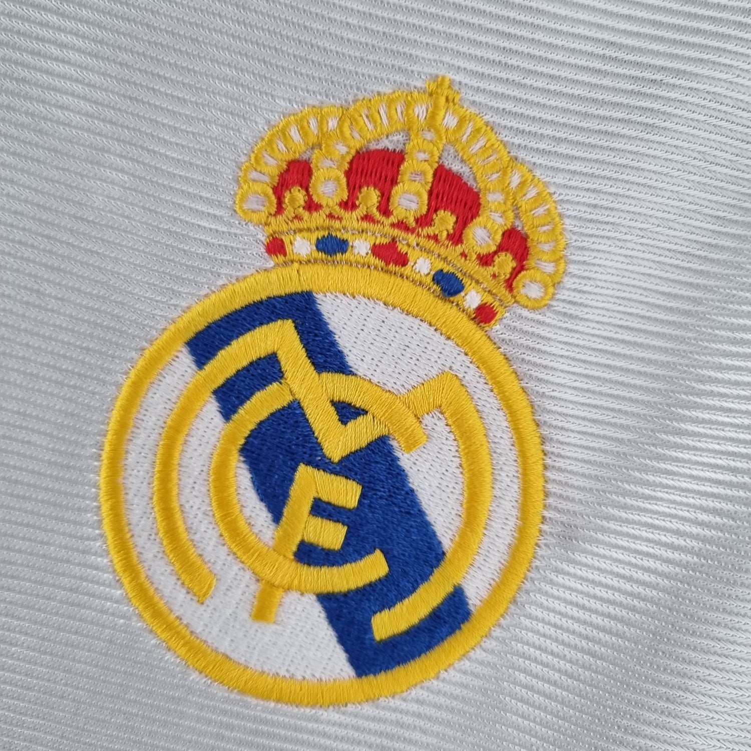 Retro Real Madrid 2000-01 Home Jersey